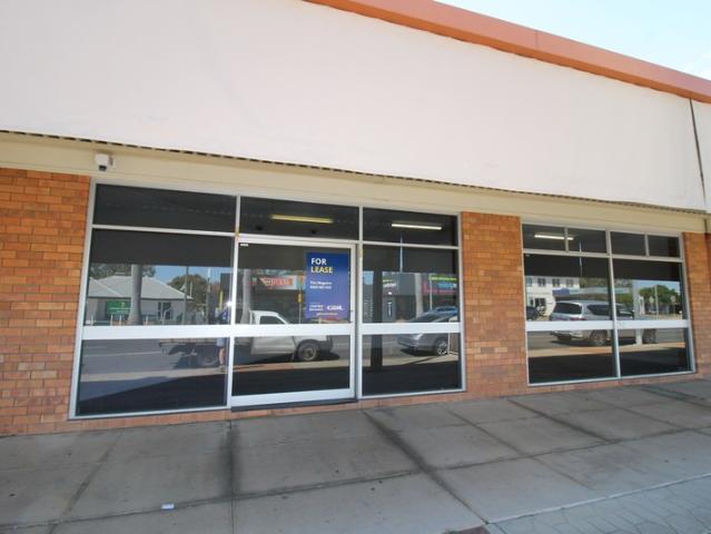 Warehouse for rent in Emerald, Queensland