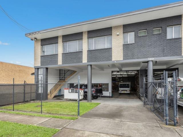 Warehouse for rent in Guildford, Sydney