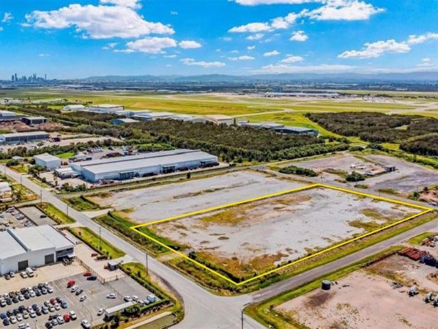 Warehouse for rent in Toombul, Queensland