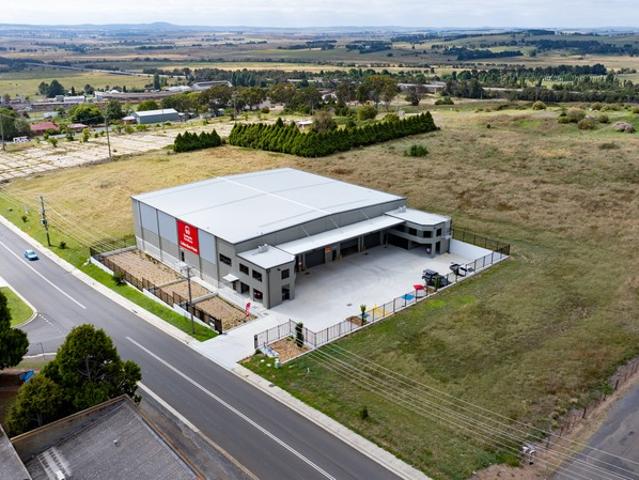 Warehouse for rent in Brisbane Grove, New South Wales