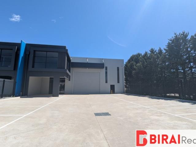 Warehouse for rent in Craigieburn, Melbourne