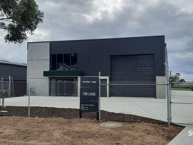 Warehouse for rent in Morwell, Victoria