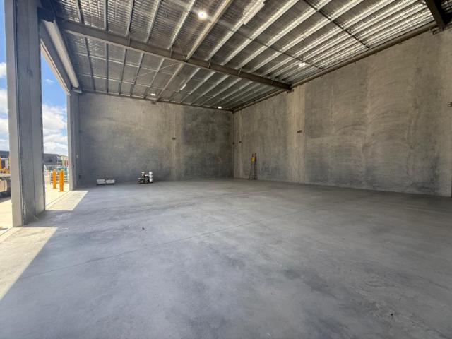 Warehouse for rent in Toombul, Queensland