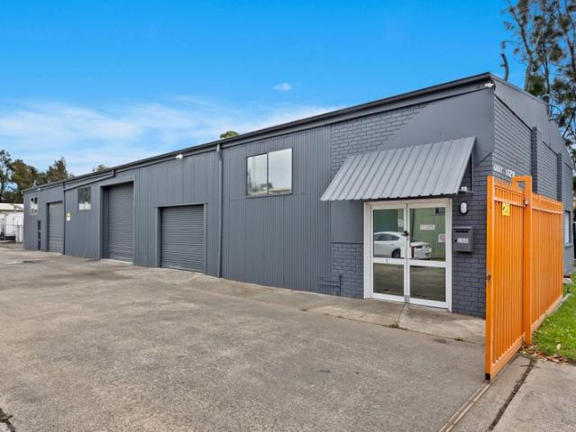 Warehouse for rent in Oak Flats Dc, New South Wales