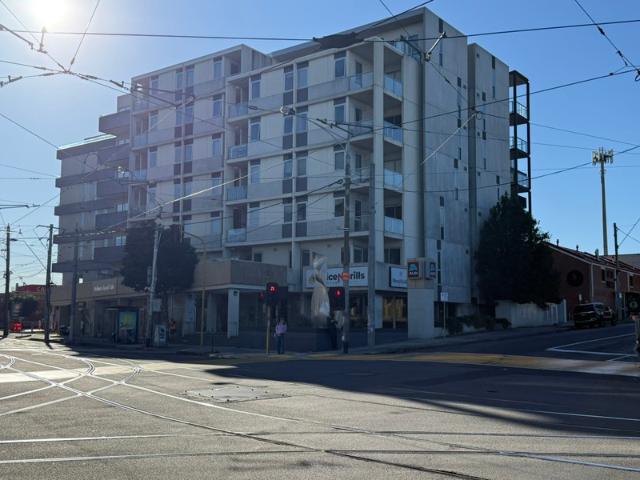 Retail for rent in Preston, Melbourne