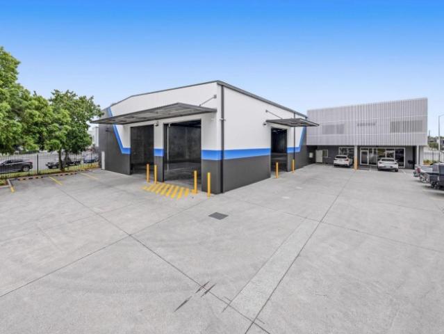 Warehouse for rent in Toombul, Queensland