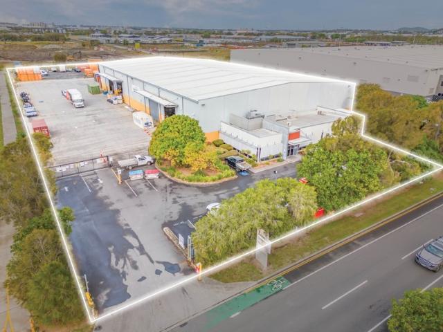 Warehouse for rent in Toombul, Queensland