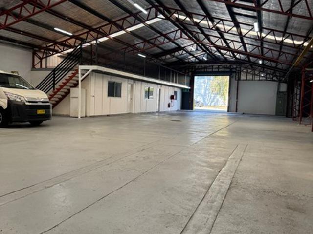 Warehouse for rent in Toombul, Queensland
