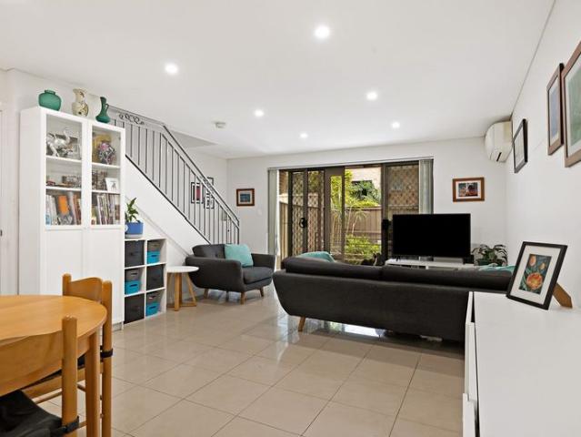 Townhouse for rent in Sydney, New South Wales