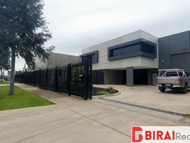 Warehouse for rent in Ravenhall, Melbourne