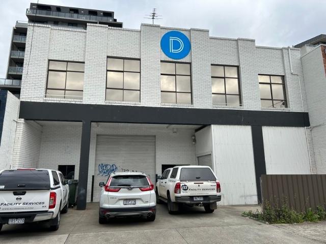 Warehouse for rent in Brunswick