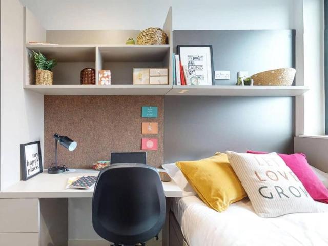 Room for rent in London Borough of Ealing, Greater London