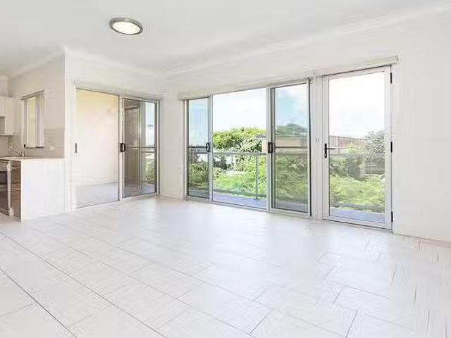Apartment for rent in Toombul, Queensland