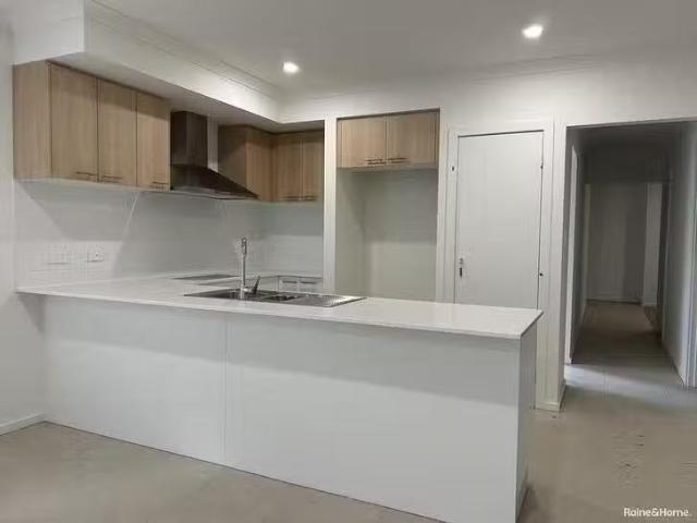 House for rent in Cockburn, Western Australia