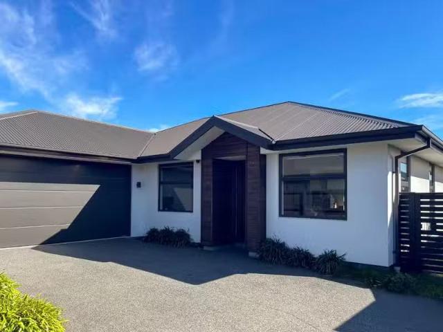 House for rent in Chaslands, Canterbury