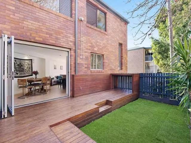 Condo for rent in Toombul, Queensland
