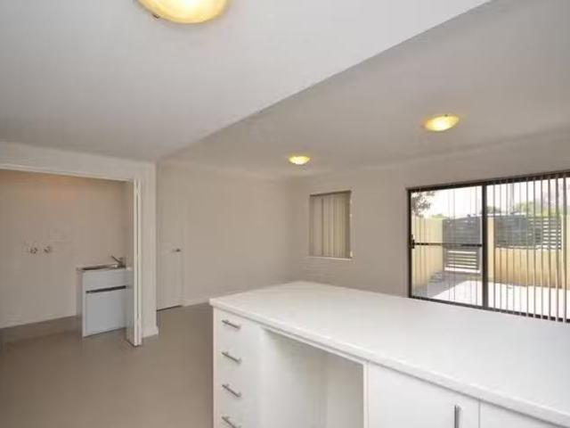 Apartment for rent in Cloverdale, Western Australia