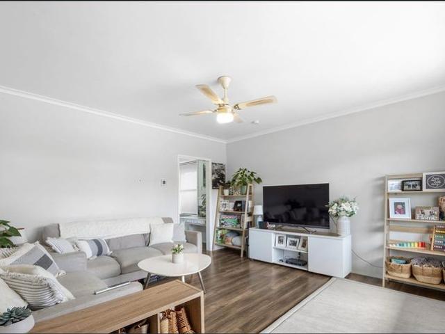 House for rent in Churchill, Victoria