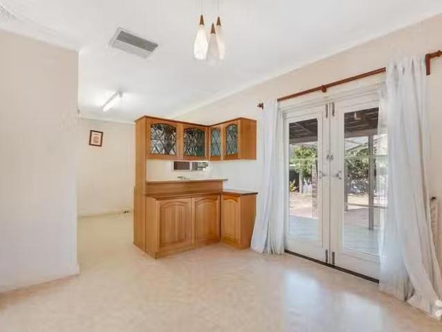 House for rent in Rossmoyne, Western Australia