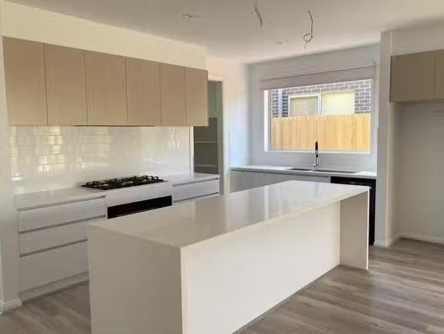 House for rent in Leopold, Victoria