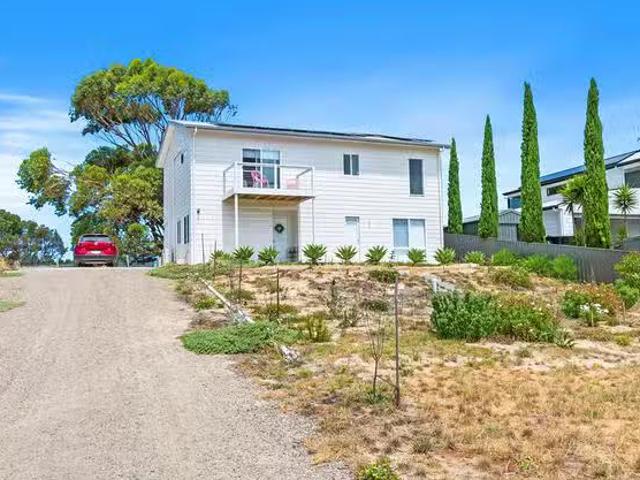 House for rent in Clayton Bay, South Australia