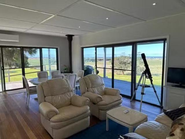 House for rent in Seaspray, Victoria