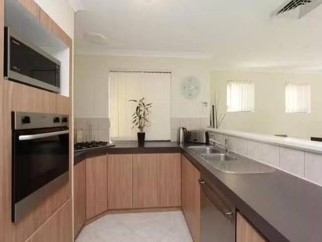 House for rent in Kardinya, Western Australia