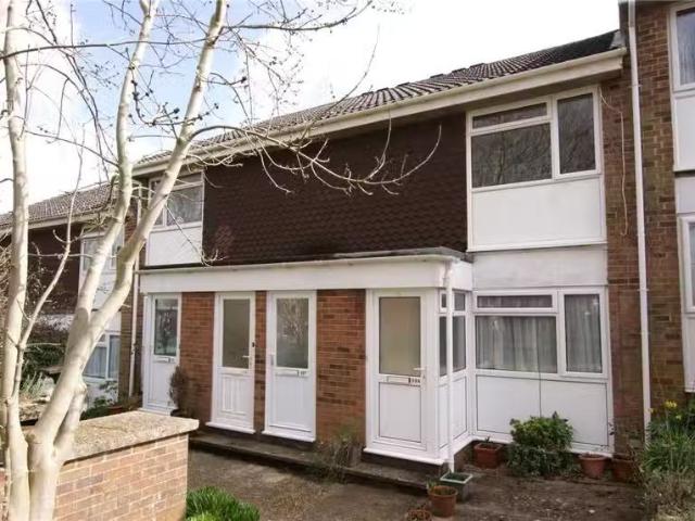 Apartment for rent in Oakley, Merley