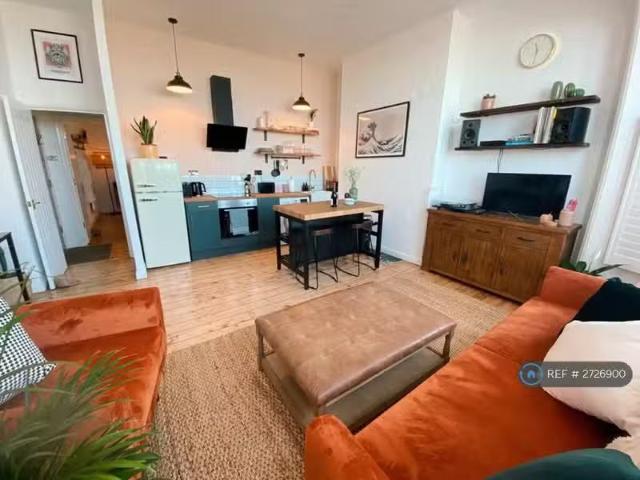 House for rent in Cliftonville West, Acol