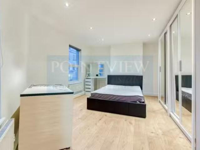 House for rent in Pilgrims' Hatch, Navestock Side