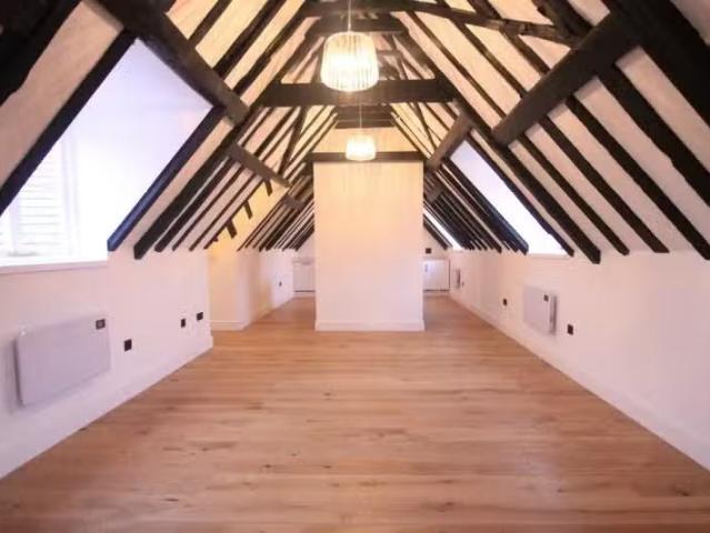 House for rent in Pilgrims' Hatch, Navestock Side