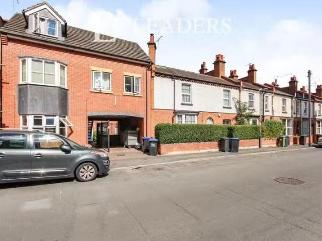House for rent in Green Close, Warwickshire