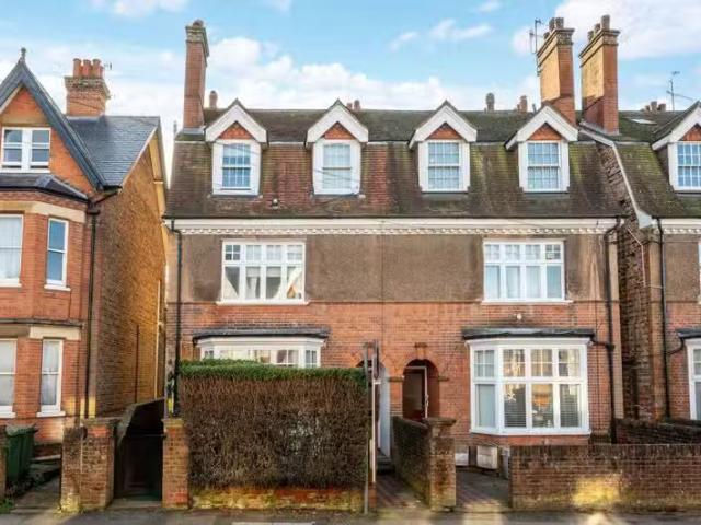 House for rent in Merrow, Guildford