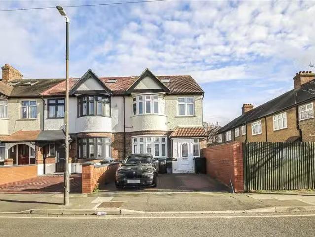 House for rent in London Borough of Merton, Mitcham