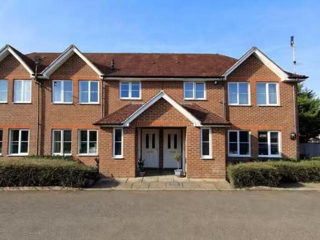 Apartment for rent in Badshot Lea, Waverley
