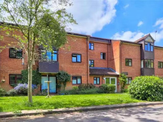 Apartment for rent in Fole, Surrey