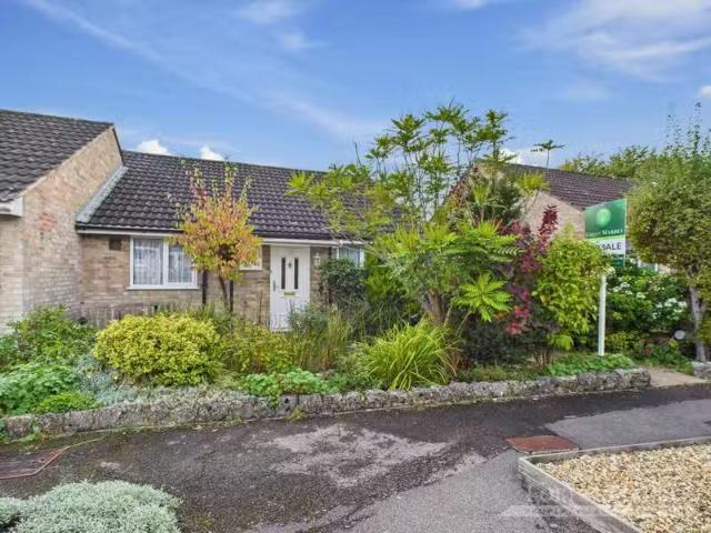 House for rent in East Hill, The Butts