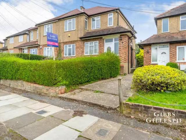 House for rent in Hatch End, Greater London