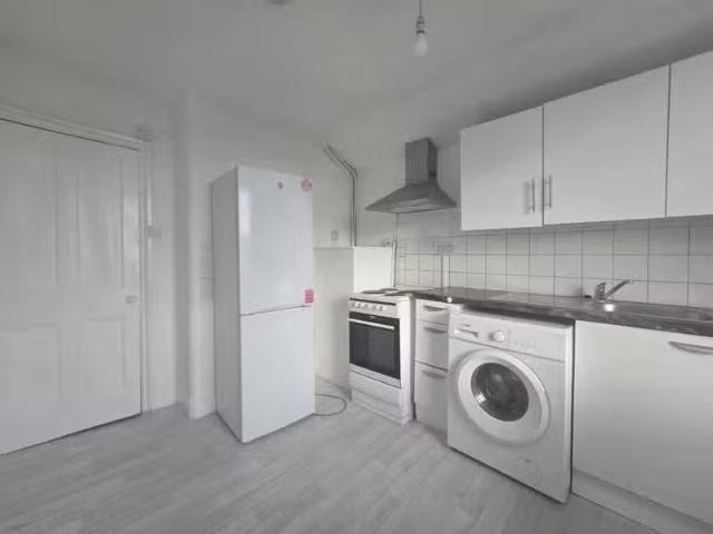 House for rent in Ponders End, Greater London