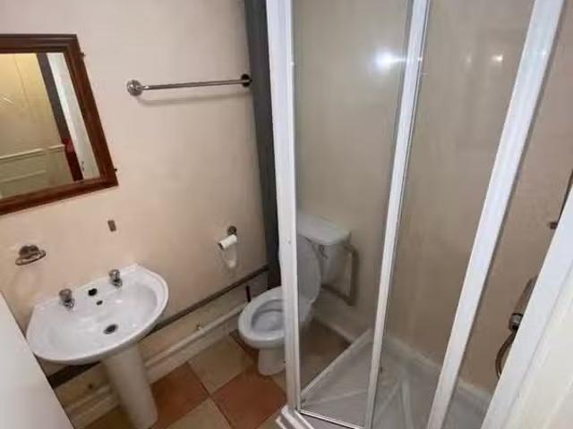 House for rent in Llantwit Fardre, Upper Boat