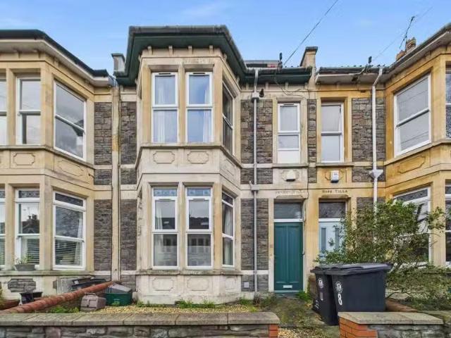 House for rent in Calderstones