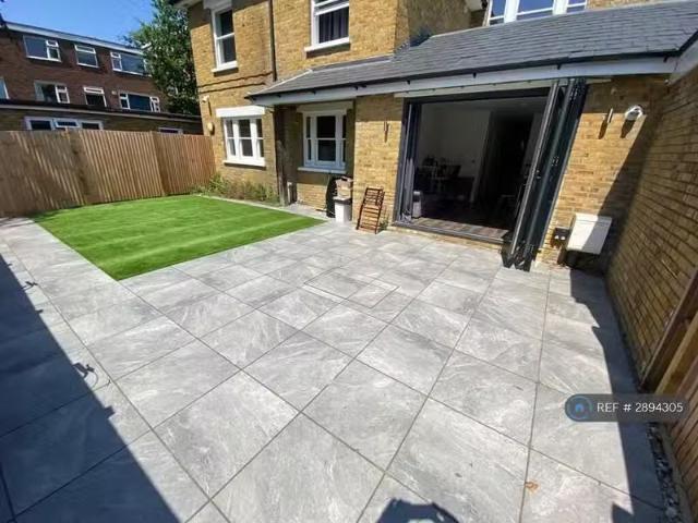 House for rent in London Borough of Croydon, Greater London