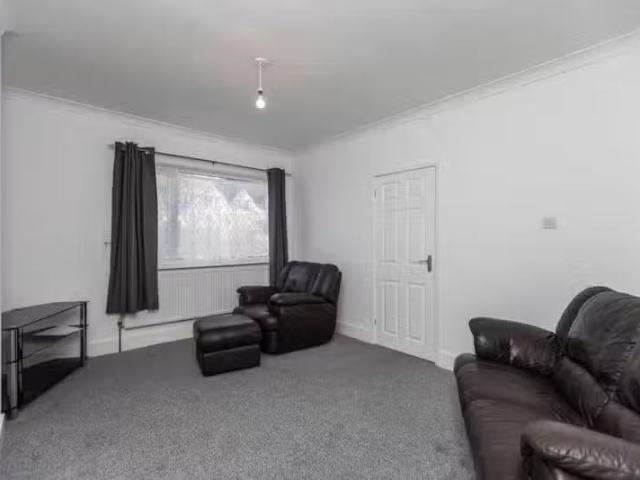 House for rent in Charlesworth, East Midlands