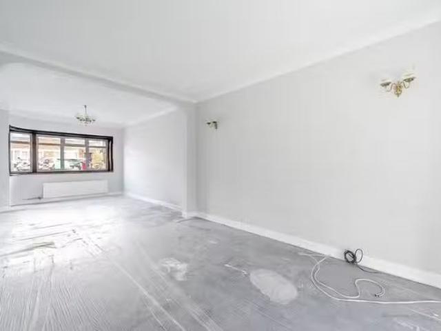 House for rent in Little Stanmore, Greater London