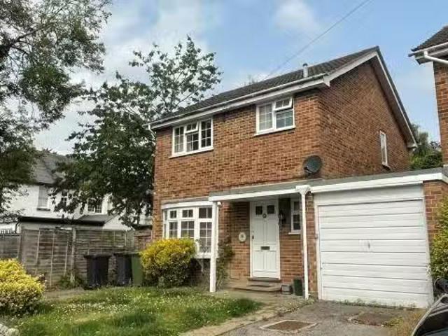 House for rent in Windlesham, Surrey Heath