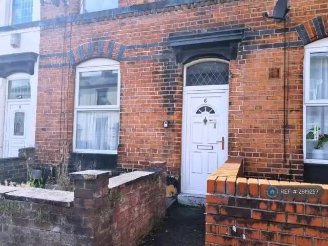 House for rent in Fernhill, Bury