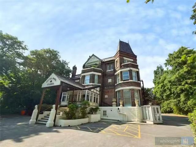 House for rent in Calderstones