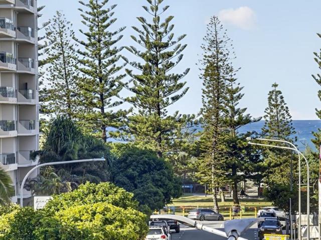 Apartment for sale in Broadbeach, Gold Coast City