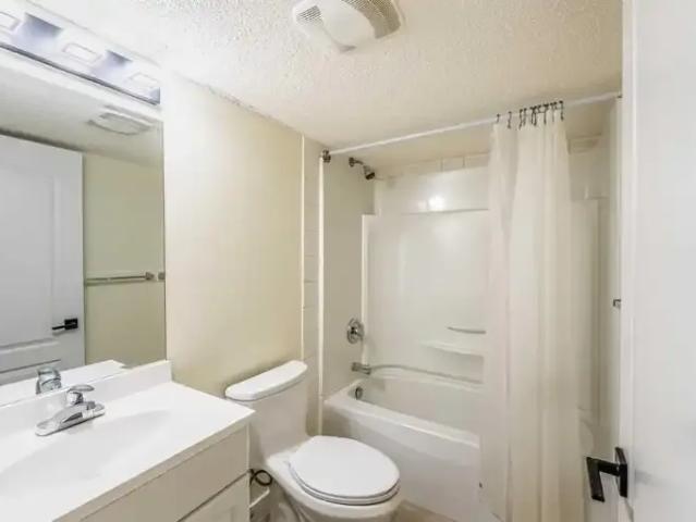 Apartment for rent in Somerset, Calgary