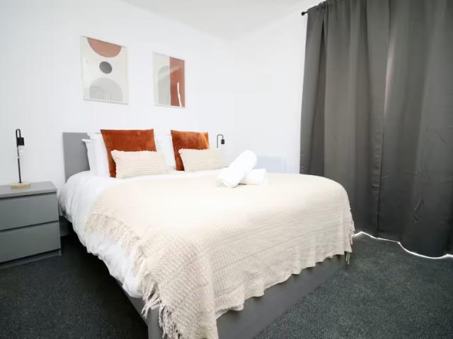 Apartment for rent in Plasnewydd, Falcon Lodge